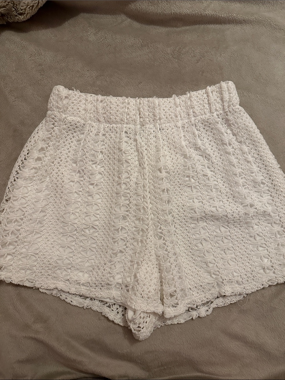 AKIRA White Crochet High-Waist Shorts